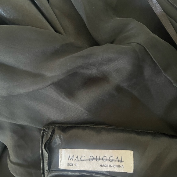 MAC DUGGAL Black Plunge Ostrich Feather Gown - Picture 8 of 8